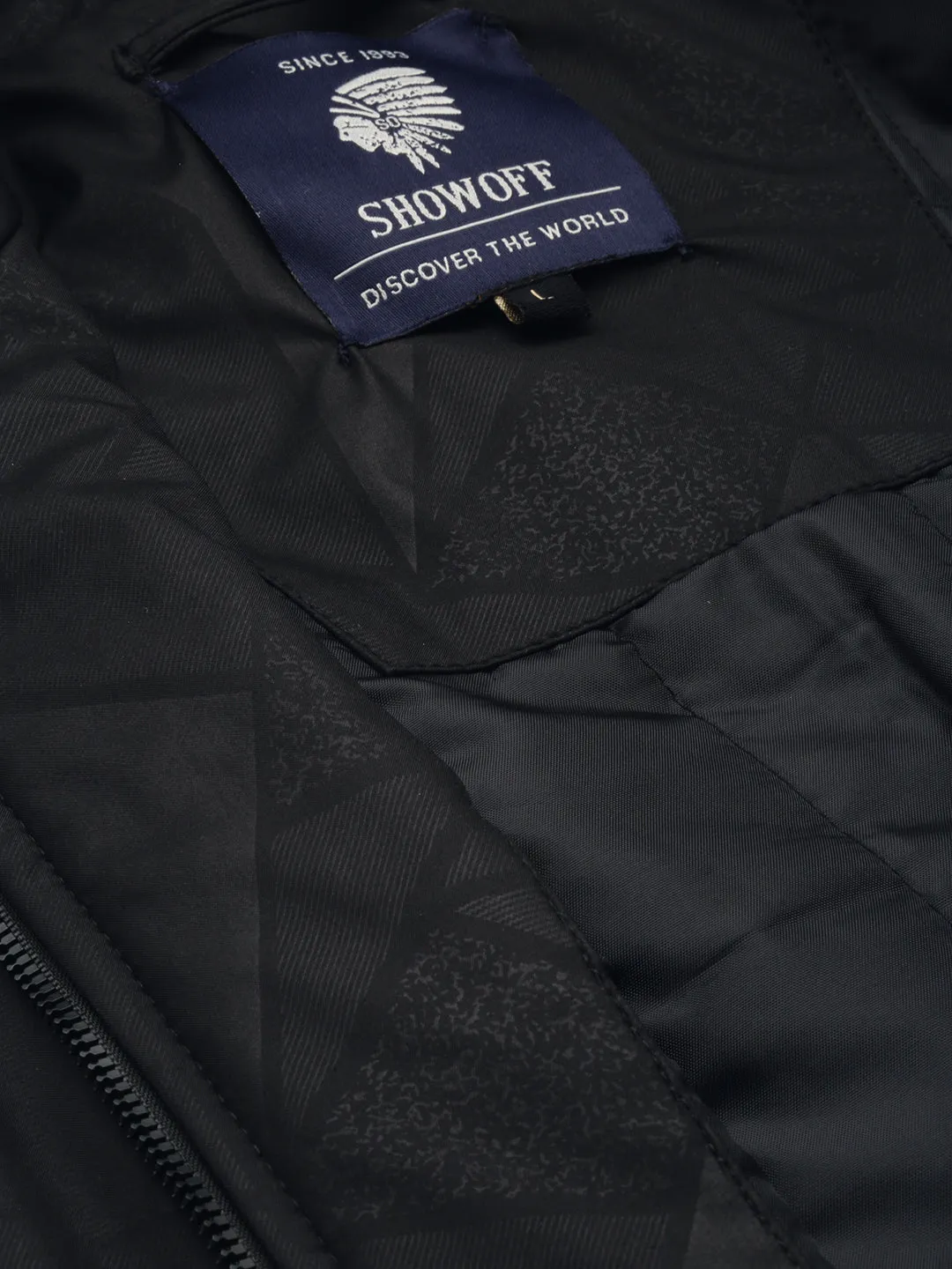 Men Mock Black Collar Geometric Printed Padded Jacket
